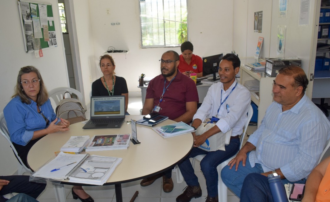 Bahiag&aacute;s e Prefeitura de Lauro de Freitas se Re&uacute;nem com Associa&ccedil;&atilde;o de Moradores para discutir interven&ccedil;&otilde;es