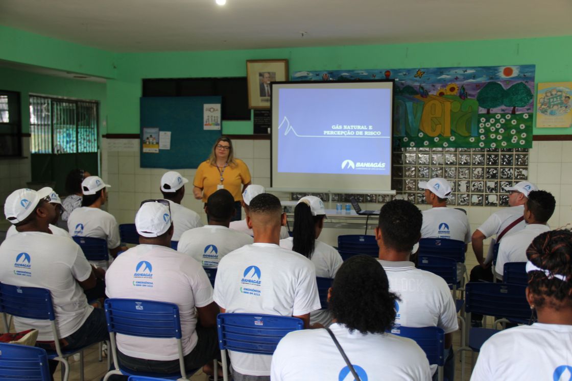 Bahiag&aacute;s realiza encontro com comunidades de Sim&otilde;es Filho