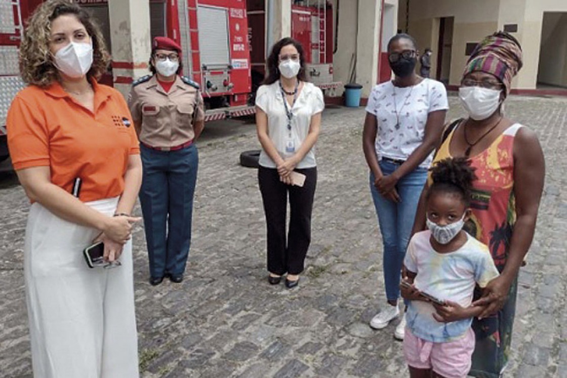 Bahiag&aacute;s participa de doa&ccedil;&atilde;o de kits para mulheres em estado de vulnerabilidade