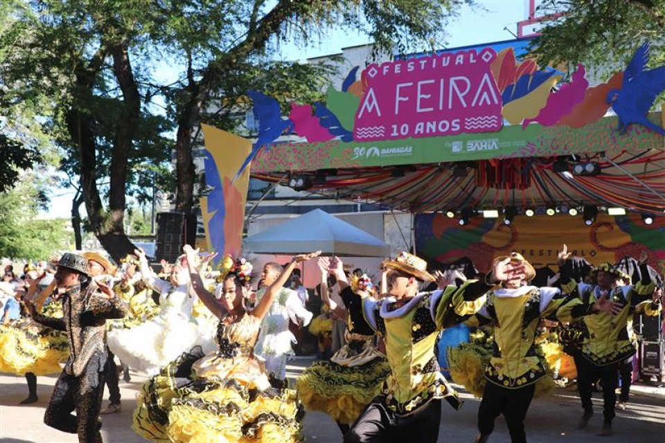 No anivers&aacute;rio da Bahiag&aacute;s, quem ganha presente s&atilde;o os baianos